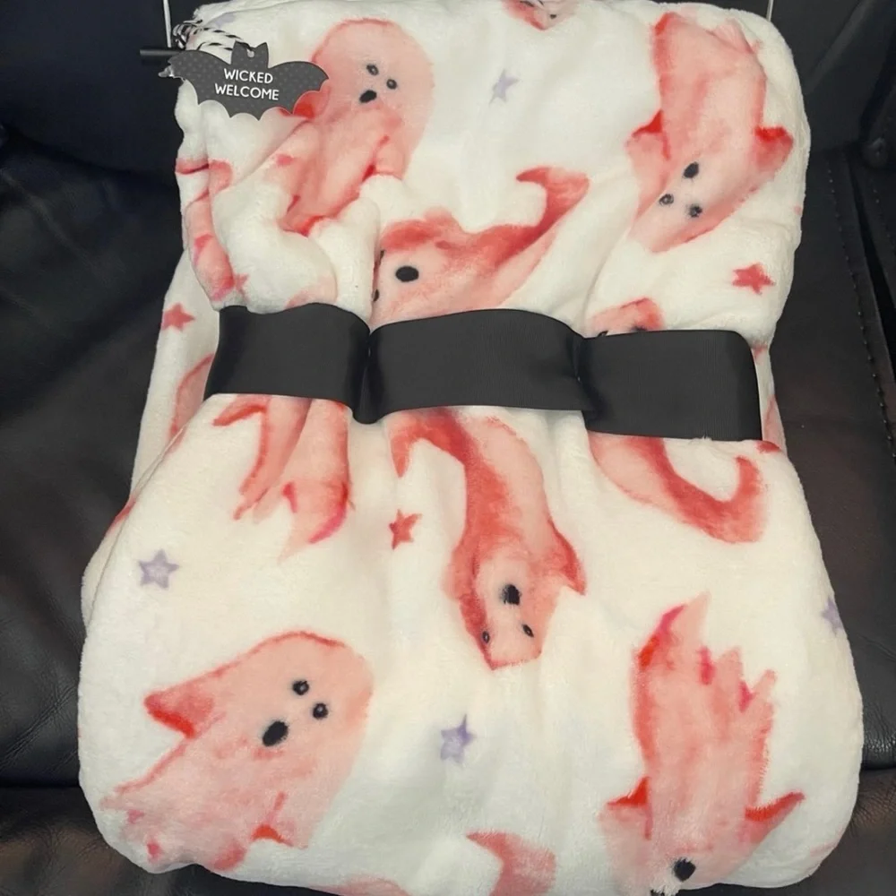 Deco Summerween/Halloween Pink Ghosts Plush Throw